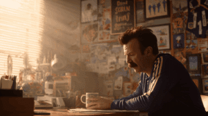 Escena de Ted Lasso hablando con el equipo