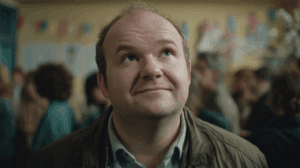 Análisis psicológico de quién es Dave mostrando su optimismo y tenacidad