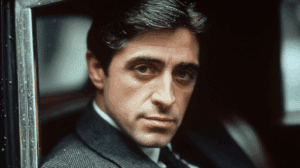 Comparativa visual que expone quién es Michael Corleone frente a Vito